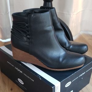 Dr. Scholls Knoll Wedge